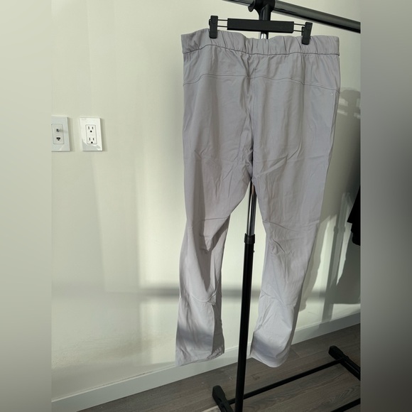 Lululemon On The Fly Pant *Tall (33.5” inseam), Size 14, 4-Way Stretch Luxstreme - Picture 3 of 5